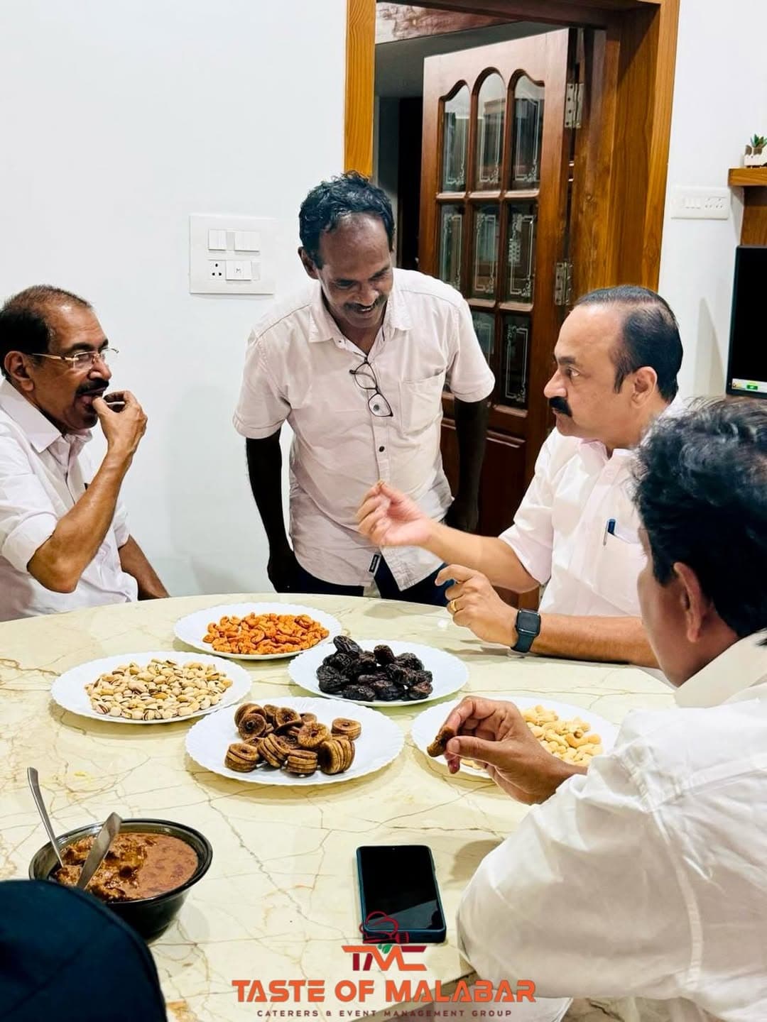പ്രതിപക്ഷ നേതാവ് വി.ഡി. സതീശൻ്റെ ഹൃദയം നിറഞ്ഞ അഭിനന്ദനങ്ങൾ. Taste of Malabarയുടെ ഫുഡ്‌ ആസ്വദിച്ച് അഭിനന്ദിച്ച നിമിഷം എന്നും ഹൃദയത്തിൽ ❤️